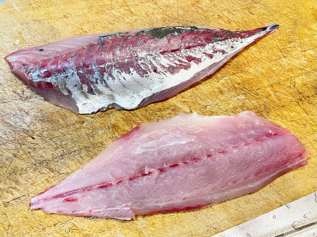 皮を剥いだアジ